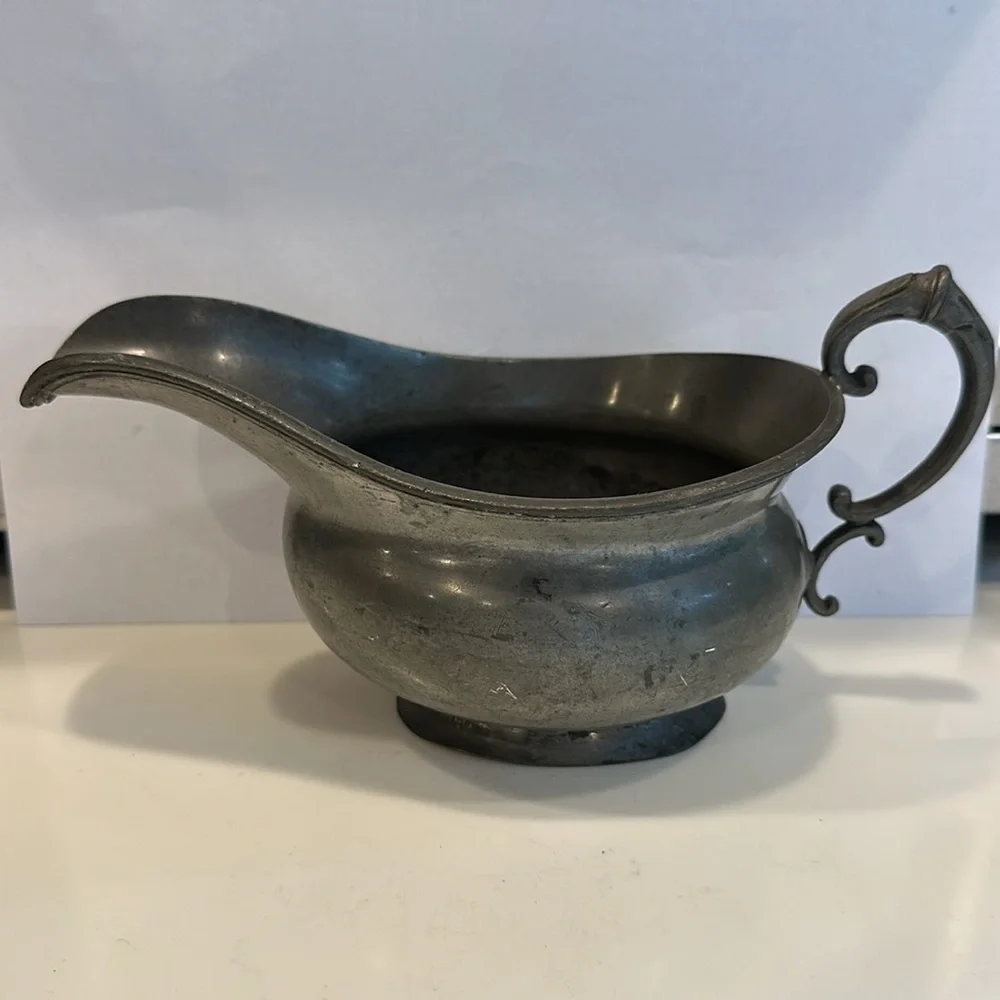 WALKER & HALL Seffield England Pewter Sauce/Gravy Boat Fully Stamped